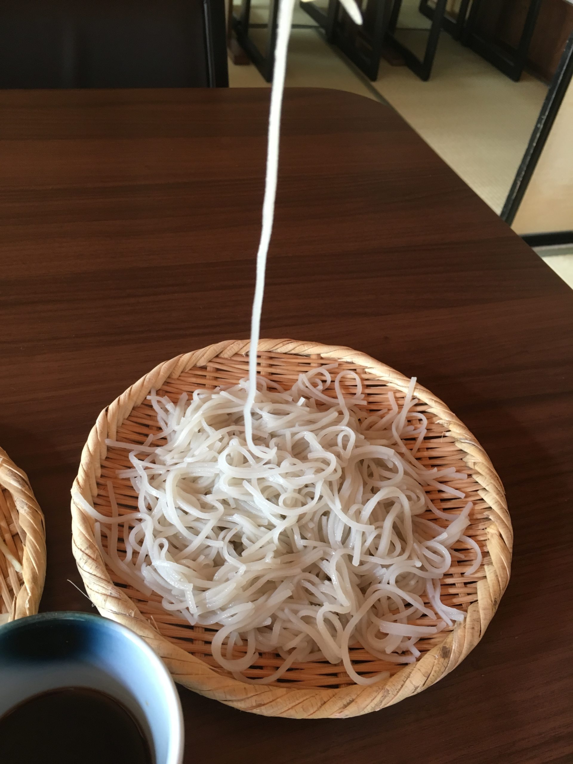 「ともつなぎ」で「さらしなそば」生粉打ち。 • 二八そばひらい玄・二八そば ひらい・ひらい はなれ 「ともつなぎ」で「さらしなそば」生粉打ち。 • 二八そばひらい玄・二八そば ひらい・ひらい はなれ